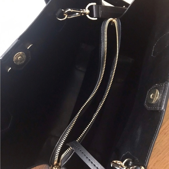 Michael Kors Large Mercer Tote - Picture 5 of 10